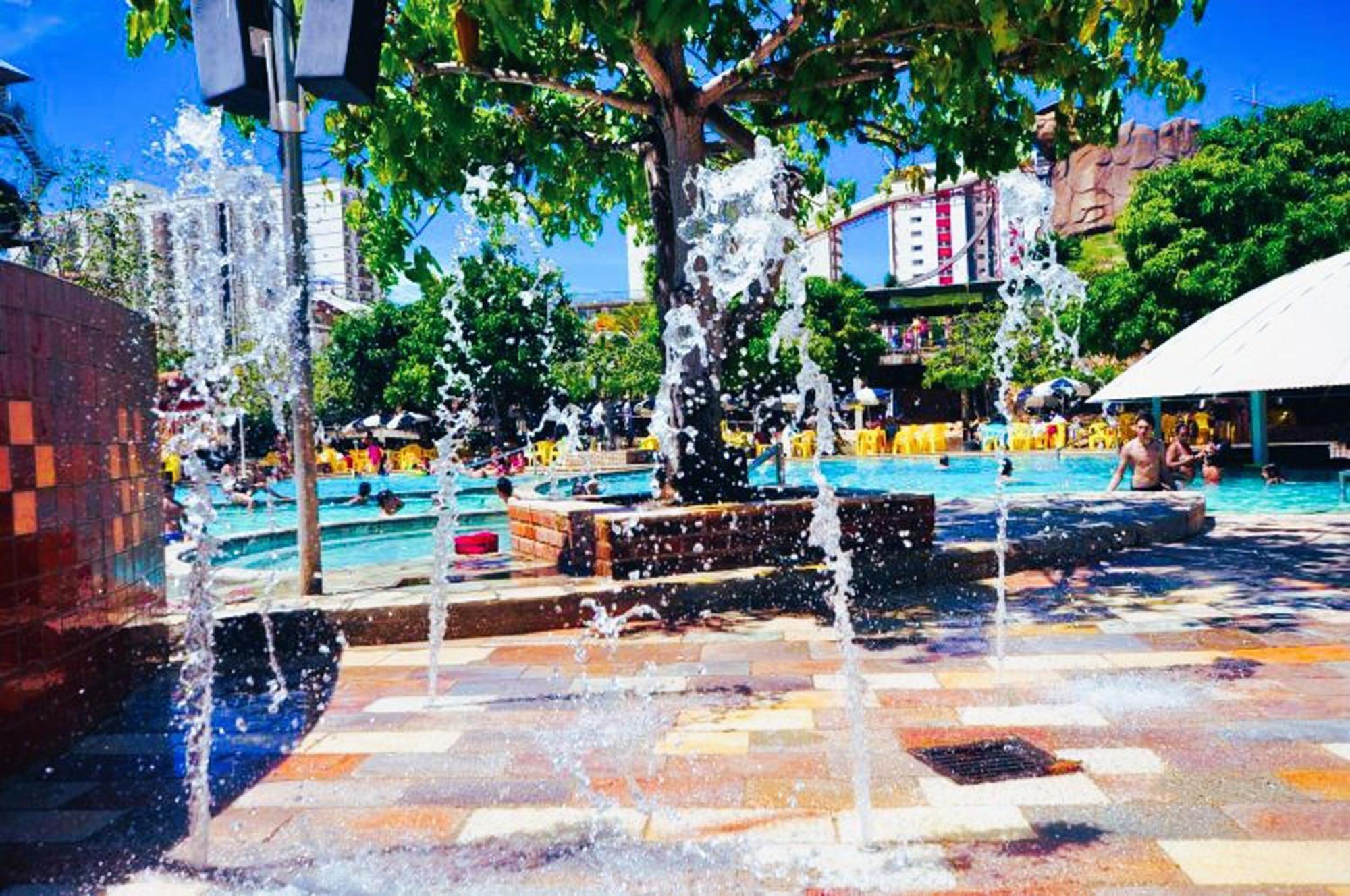 Piazza Diroma - Cortesia Park Diroma, Splash E Slide Caldas Novas Exterior photo